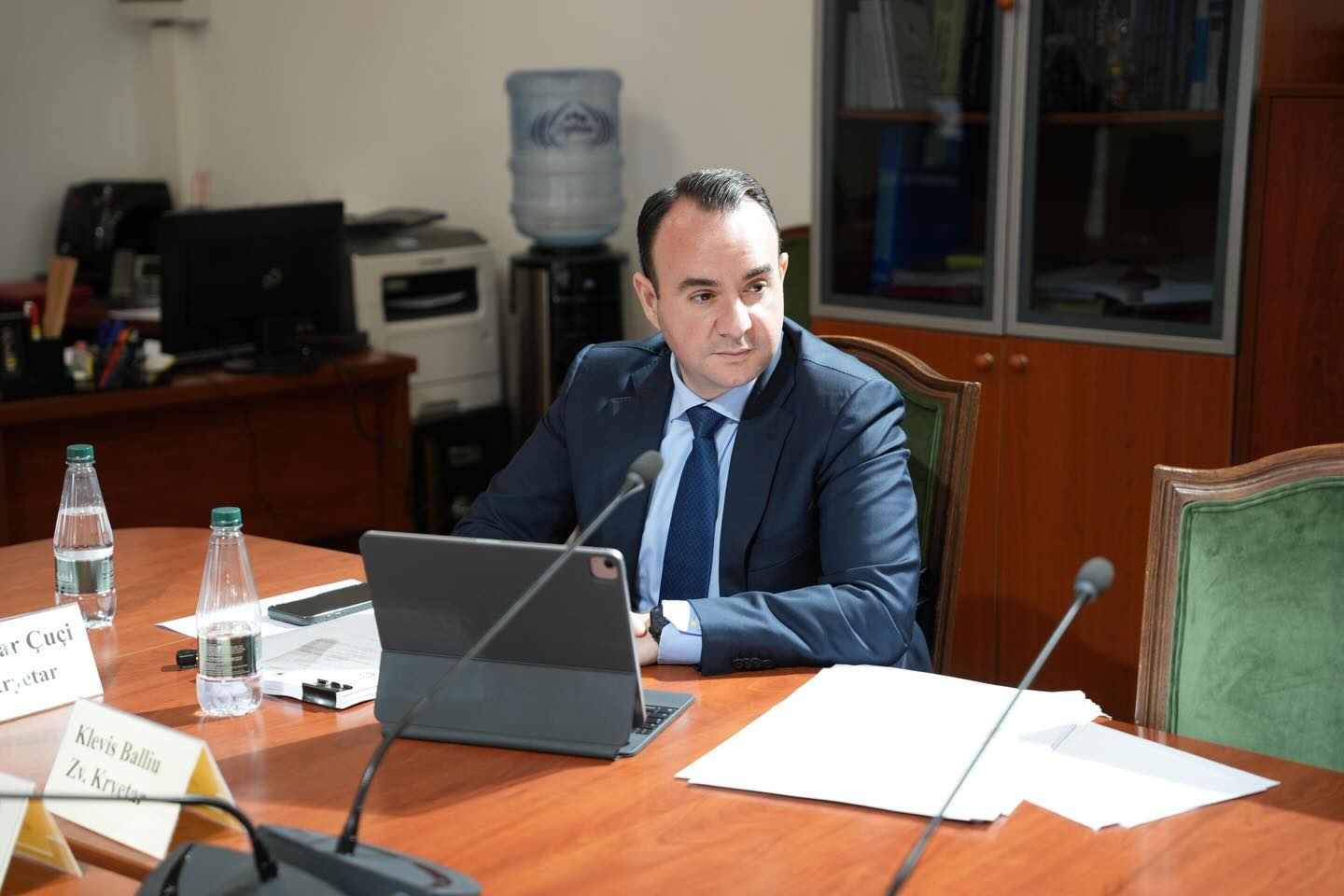Vrasja në Elbasan/ “Dy javë, tre atentate mafiozeleanca e qeverisë me krimin”, Balliu: Pushteti i Ramës është shndërruar në mburojën e karteleve 1 klevis balliu