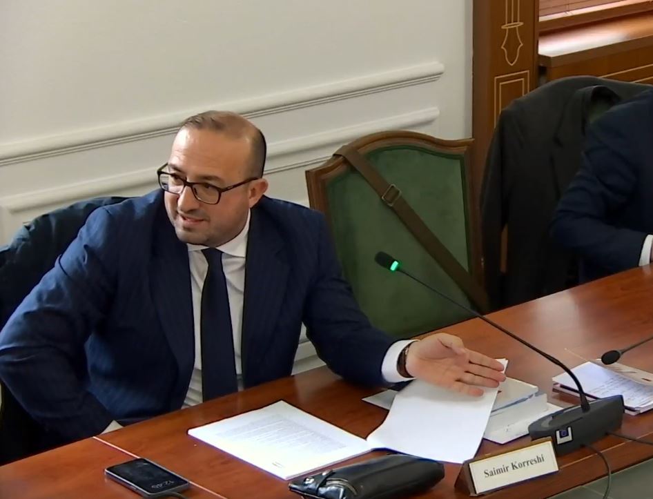 “Dje një shoku im më dhuroi dy qen”, Korreshi si ndal batutat: Gruaja s’do të shkojë me mua, por me deputetin që jam unë! A është konflikt interesi?! 15 korreshi