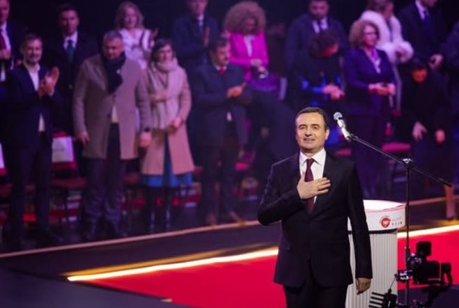 Triumfoi në zgjedhje, Albin Kurti falenderon qytetarët: U angazhuat pa kursim për fitoren e Vetëvendosjes! Na priftë e mbara