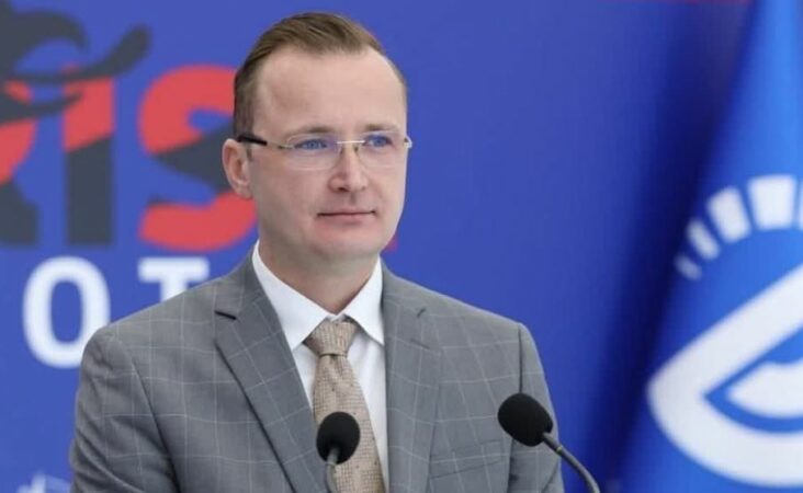 “Çdo kancelari perëndimore pa si u mbrojt korrupsioni”, Hoxha: Dorëheqja e Ramës është e pashmangshme, javët e ardhshme… 14 lisander hoxha 2 732x450 1
