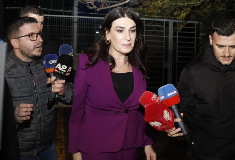 mirlinda karcanaj