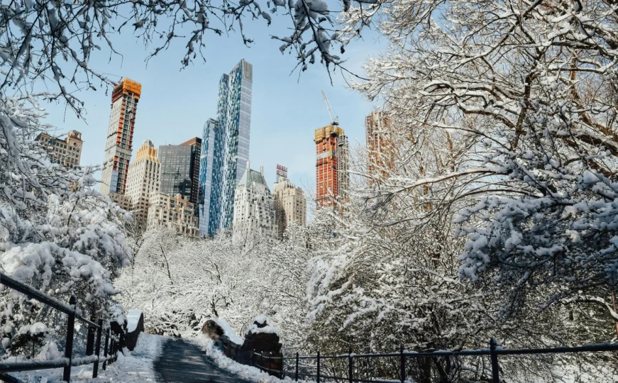 New York-u, nën një peshë të rëndë dëbore
