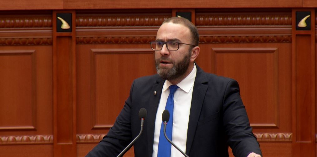 “Duhej të ishte i pandehur”, Bardhi: Interpelancë me Ramën për Ballukun. E ktheu Kryeministrinë në zyrë avokatie ndaj një të pandehure 12 rdtfghbnm