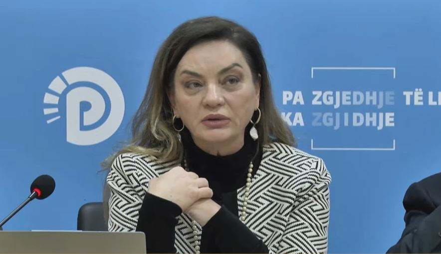 “1507 faqe me prova e fakte”/ Vokshi detaje për librin “Farsa e madhe e zgjedhjeve në Shqipëri”: Një pjesë e madhe e rasteve, krime elektorale të Ballukut në Fier 9 vokshi2
