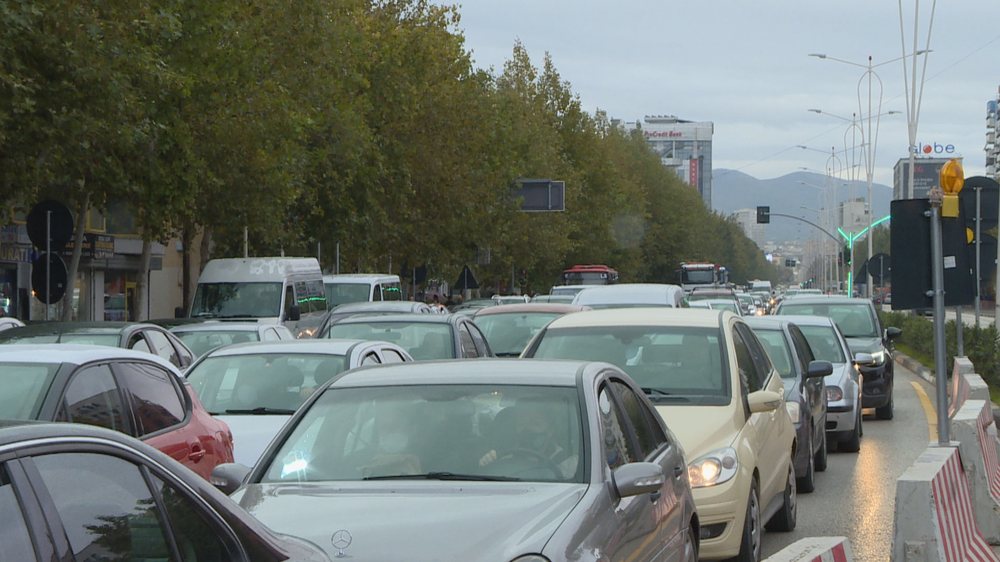 Nga 1 Janari/ ‘Bonus-Malus’, shoferët ‘problematikë’ do të paguajnë më shumë për siguracionin e automjetit