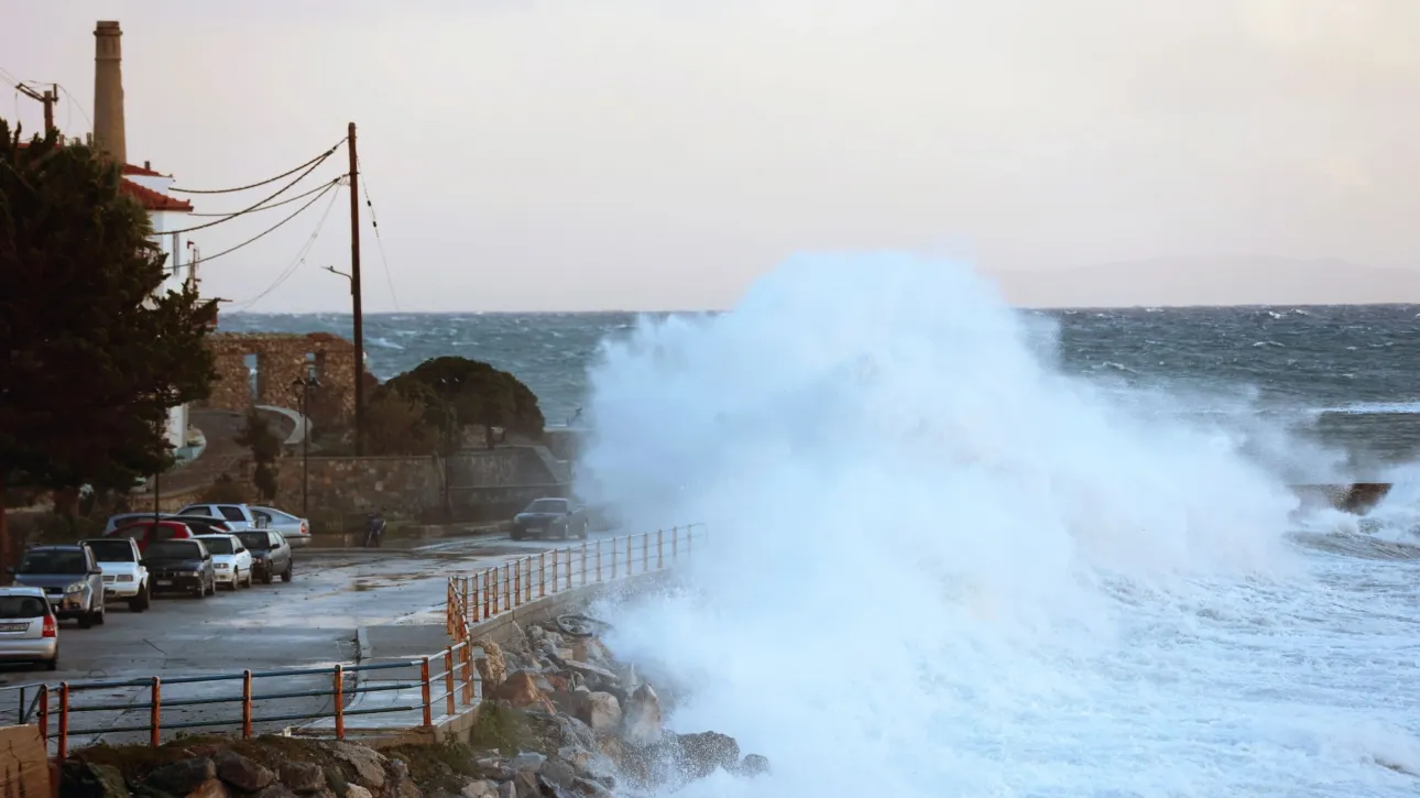 Moti i keq përfshin Greqinë perëndimore, tornado në Epir, borë dhe shira të rrëmbyeshëm