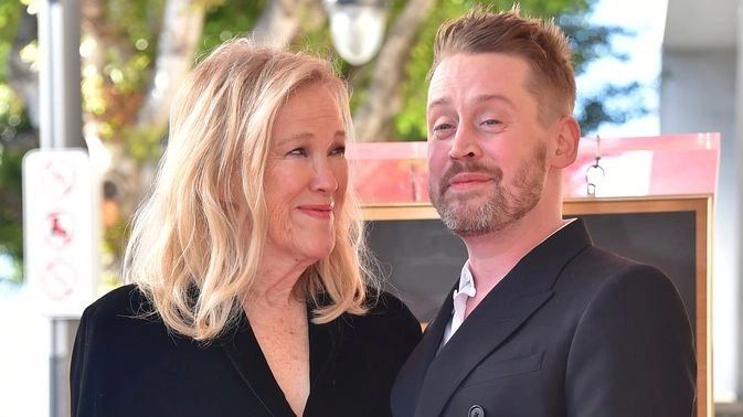 “I vetëm në shtëpi”: “Kevin” i thotë lamtumirë Catherine O’Hara – “Mami, kisha kaq shumë për të të thënë”