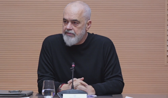 Mbledhja e kabinetit në vilën qeveritare në Sauk, zbardhen porositë e kryeministrit Rama 12 640 0 69613c485e81e