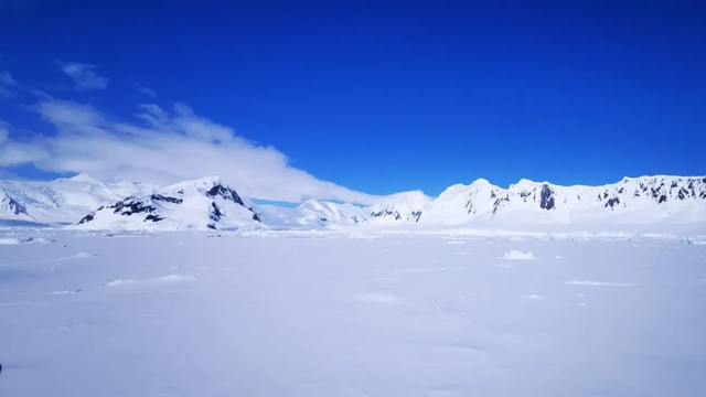 Një hartë e re e Antarktidës zbulon male, liqene dhe fusha të fshehura nën akull