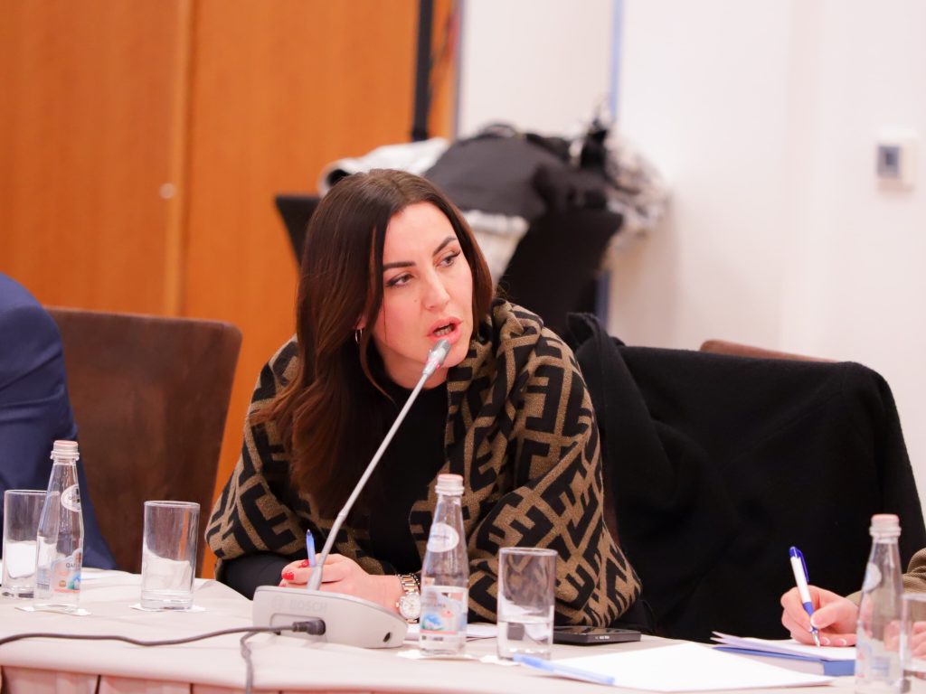Tryeza e opozitës/ Pedagogia e “Luarasit”, Denisa Kele: 20 mln euro për IA, por gjithçka e paqartë! Të krijohet Departamenti Teknologjik pranë opozitës 15 81df24f2 73aa 4199 af1d 0bc6f1a3d96c 1024x768 1