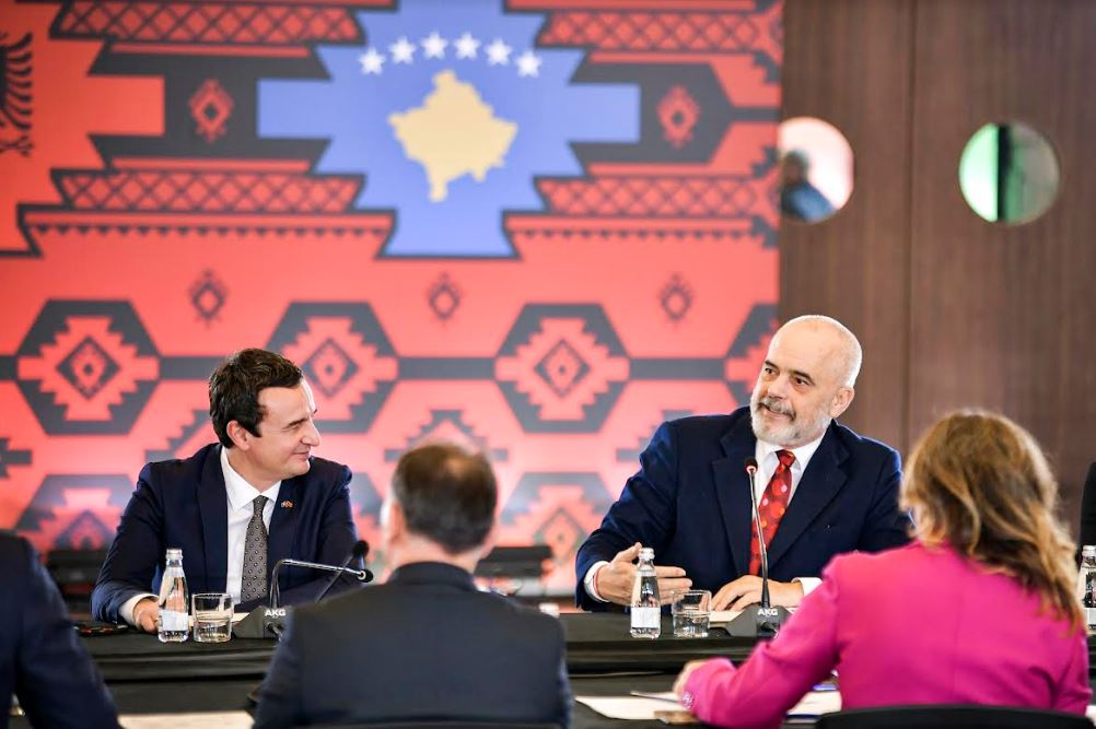 Analiza: Pas tri vitesh mungesë, a do të ketë një takim të ri mes qeverive të Kosovës dhe Shqipërisë? 4 Kurti Rama