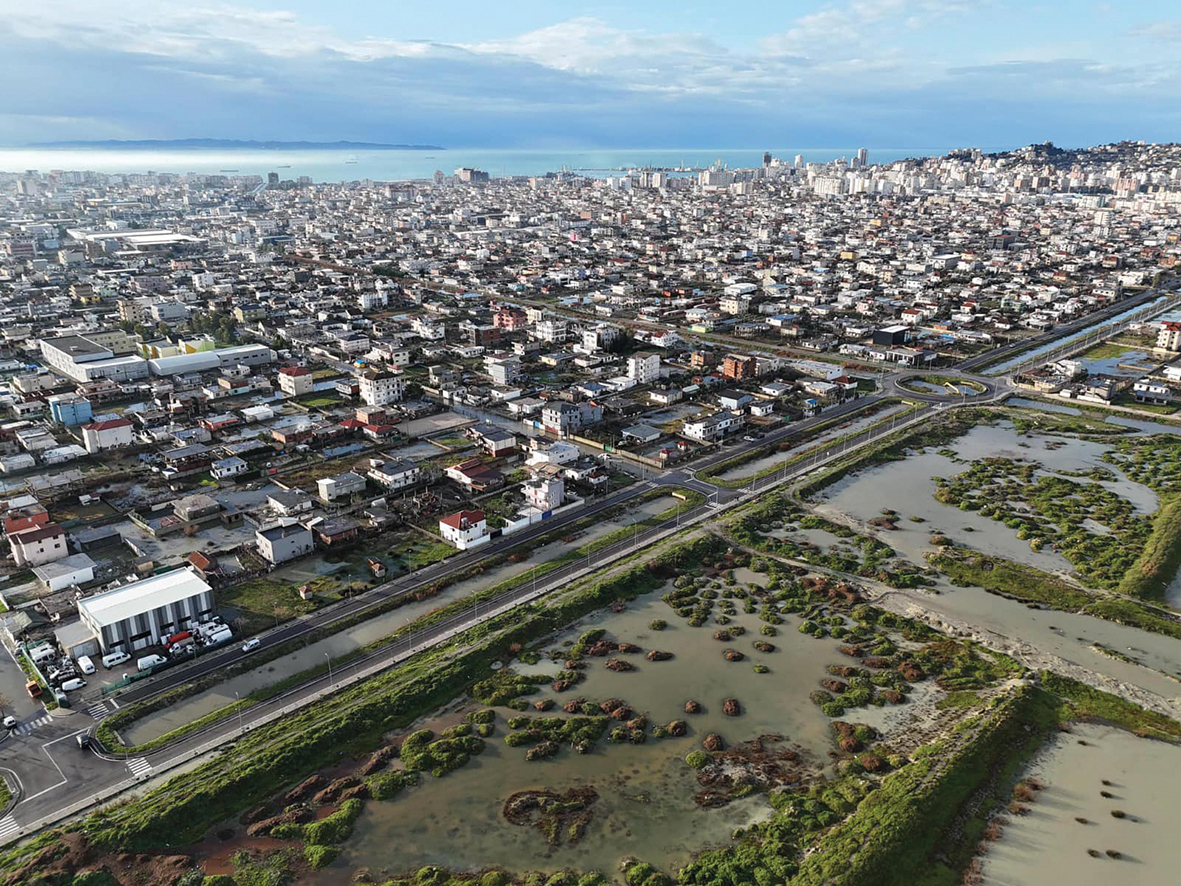 Kush e ka fajin?! Pa ndërhyrje, përmbytjet do të prodhojnë dëme të kushtueshme për ekonominë 9 Permbytje 5 Durres 1214