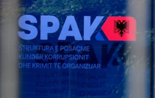 Akuza për korrupsion/ SPAK dërgon për gjykim ish-drejtuesin e Prokurorisë Sarandë, një avokat dhe dy biznesmenë