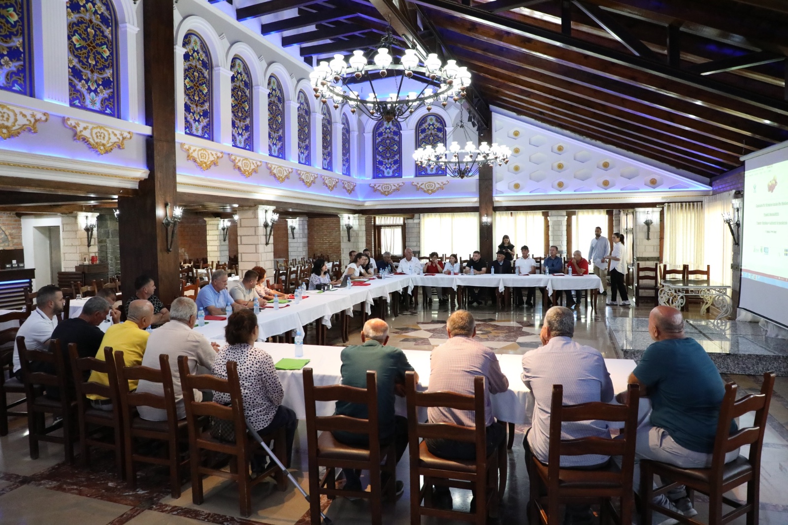 Gjatë takimit të organizuar në Bashkinë Dimal nga organizata PMSM Berat