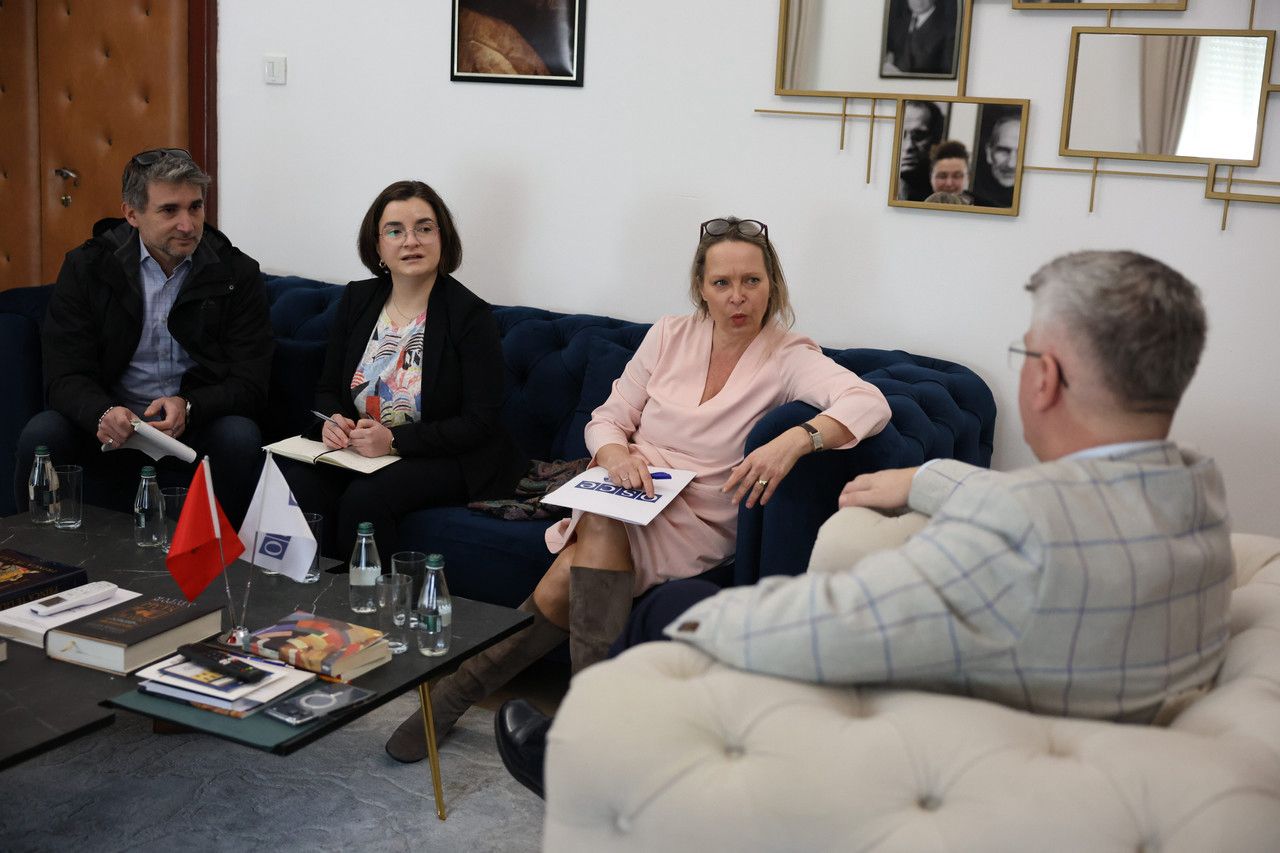 Gjekmarkaj takon zv.ambasadoren e OSBE: Qeveria po bllokon hetimet për Ballukun, sulm frontal ndaj drejtësisë! 6 WhatsApp Image 2026 01 30 at 11.34.41