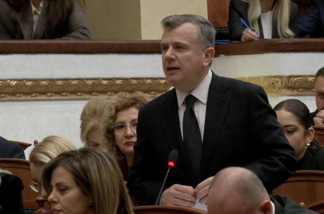 “Ndryshe themi, ndryshe bëjmë”, Balla i përgjigjet Bardhit: Teatër me procedura!