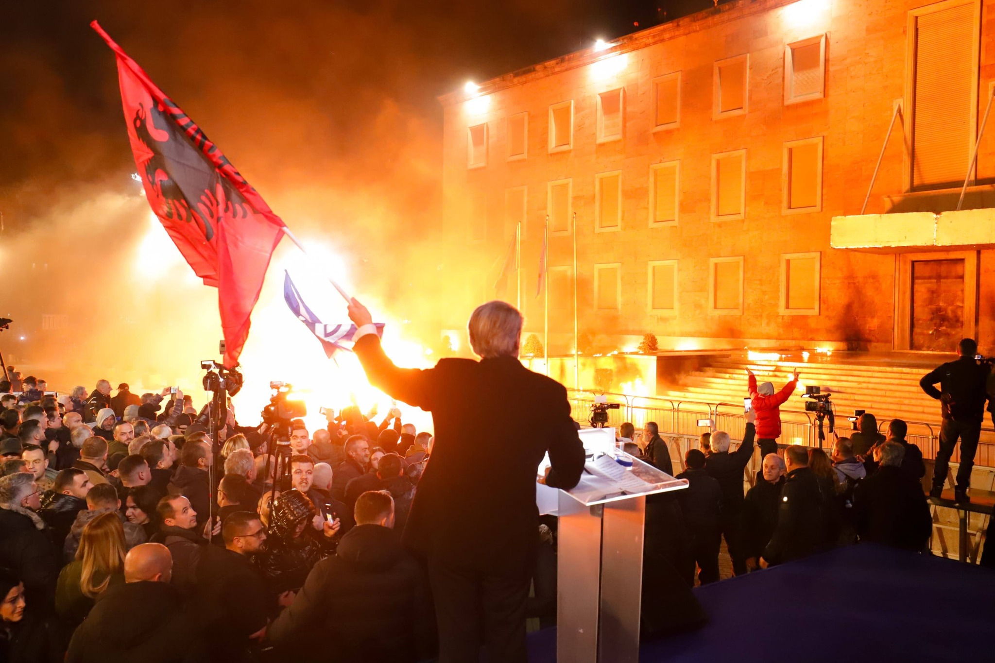 Molotovë dhe fishekzjarre në protestën e PD, lirohen të gjithë të shoqëruarit, mes tyre dhe tre të mitur 11 berisha protesta e pd