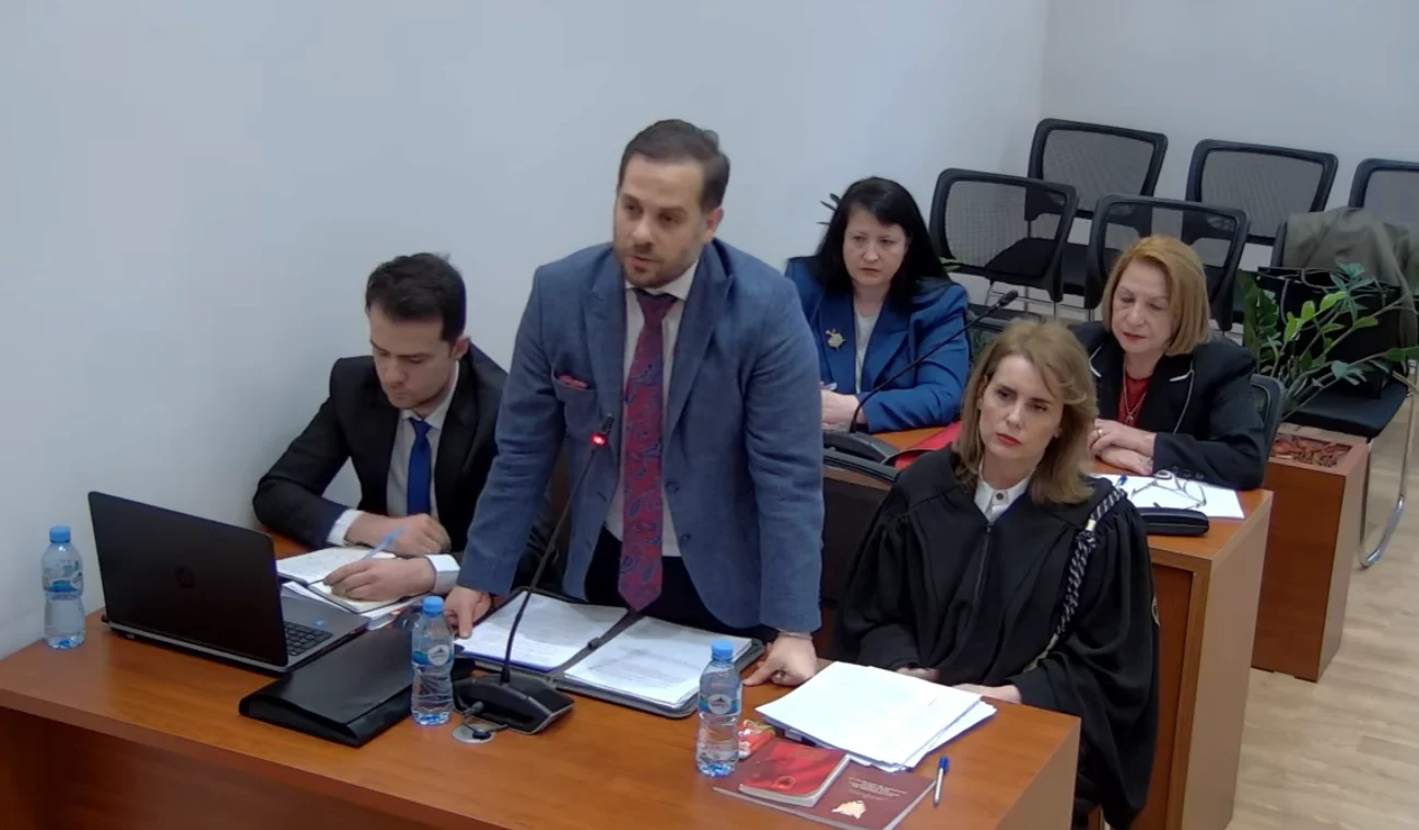Kërkesa e Ramës për pezullimin e Ballukut, Kushtetuesja tërhiqet për vendim. Kryeministria dhe Kuvendi: U shkel Kushtetuta, ministri njësoj i mbrojtur si deputeti. SPAK: Pezullimi masë e përkohshme