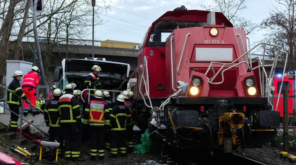 hamburg train collision ap xrwma 1024x575 1 1024x570 1
