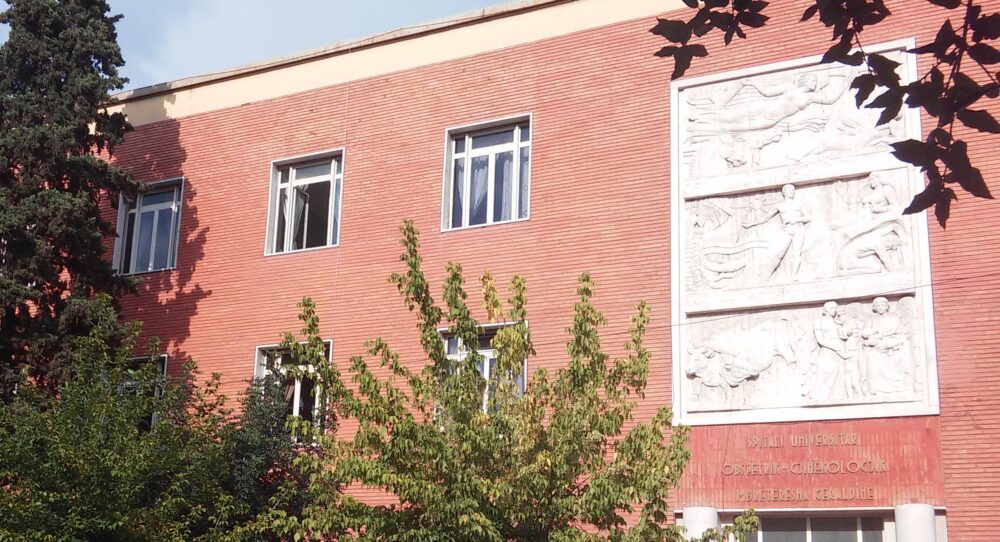 EMRI/ Goditi kryeinfermieren se nuk zbatoi protokollin mjekësor, në pranga mjeku në Tiranë