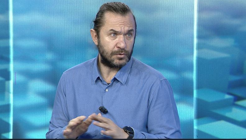 “Ka nga ata që shtojnë edhe 10 kilogramë vetëm nga abuzimi me ushqimin për festa”, mjeku Gerald Kola: Fasting, mënyra më e mirë për të ndihmuar organizmin 1 mjeku