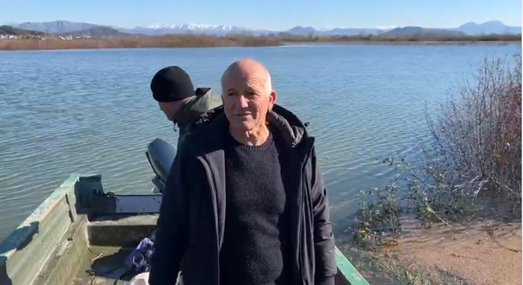 Nuk hyri dot as ushtria! Oboti i izoluar nga përmbytjet, lëvizja vetëm përmes varkave 9 obot