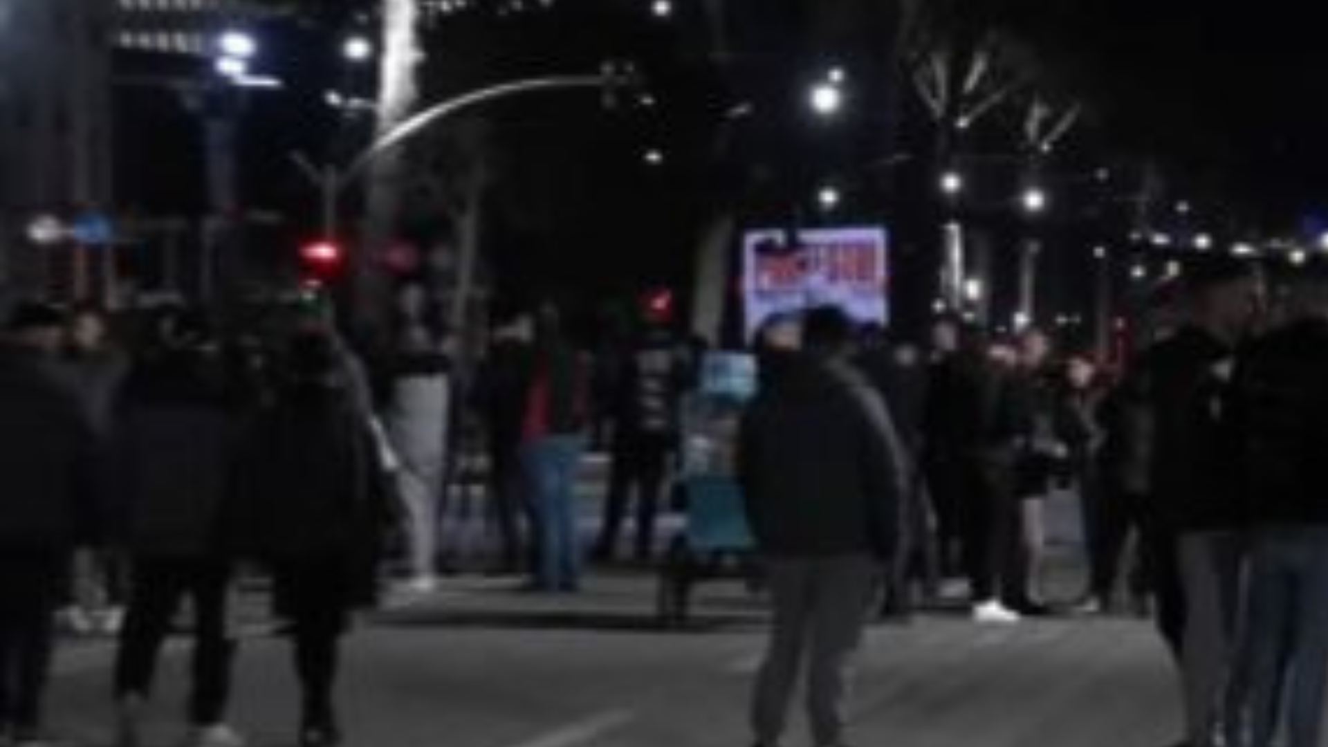 Afera “Balluku”/ Protesta kombëtare e “Shqipëria Bëhet”, nisin lëvizjet e para, qytetarët bashkohen para Kryeministrisë