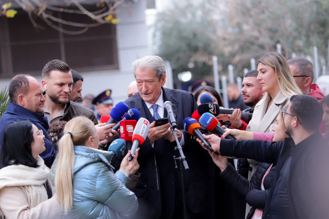 Maduro pas hekurave/ A ka shpresë opozita se Forcat “Delta”, do të arrestojnë Ramën? Ja çfarë deklaron Berisha 1 sali berishaa