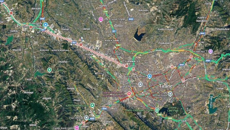 Reshjet intensive vazhdojnë/ Tirana në kolaps nga trafiku, ja rrugët më problematike