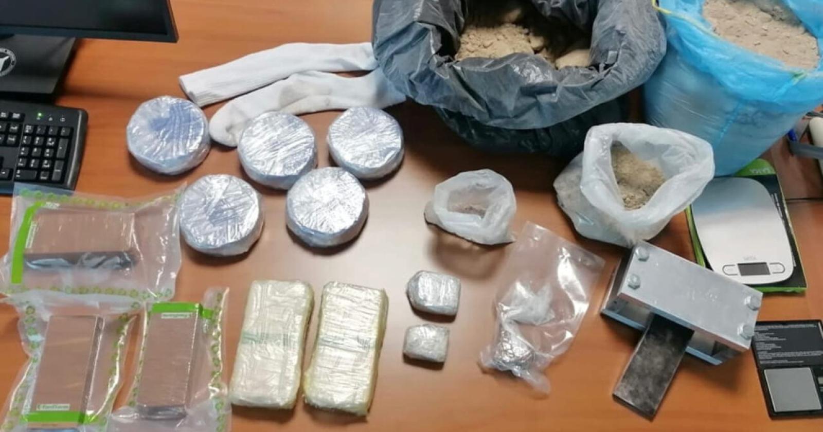 Policia e vuri në përgjim/ U kap me 6 kg kokainë, arrestohet i riu shqiptar në Itali 12 verona eroina 1769756930944.jpg preso con sei chili di eroina