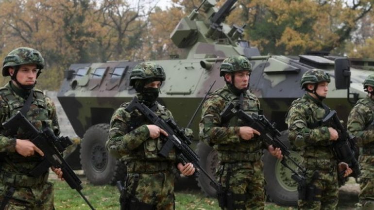 Pakti Tiranë-Zagreb-Prishtinë përshpejton militarizimin e Serbisë