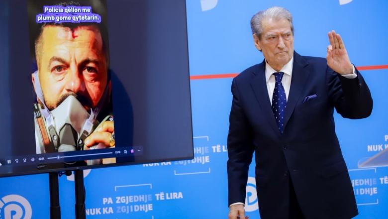 Berisha bën gafën e radhës, nuk gjen dot emrin e protestuesit: Ilir Lleshi, më falni…Ilir…urdhëro…Shtufi…jo..