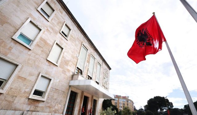 Këshilli i Ministrave bën disa ndryshime! Rritje pagash, ndryshime në administratë dhe kompensim për pronarët 5 640 0 698cba3d7cb40