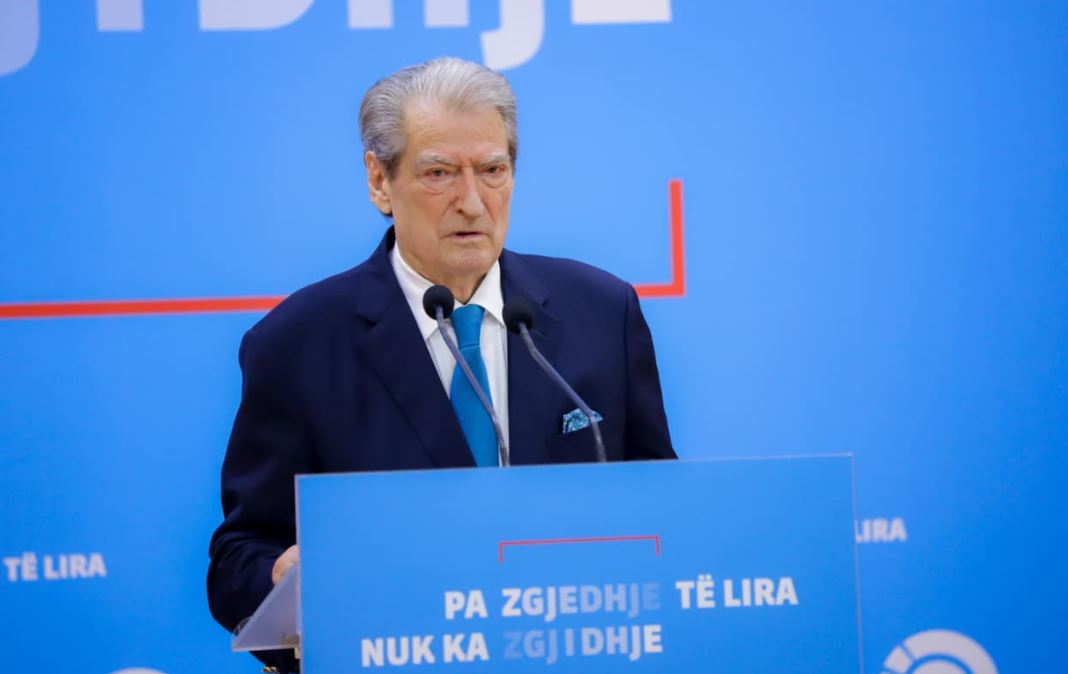 “Shpresa-AL” rriti biletën e urbanit të Kamzës edhe me votat e PD, reagon Berisha: Do informohem… 7 Berishaaa 1