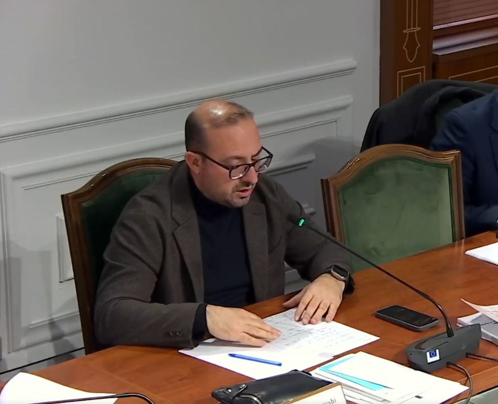 “Zjarrfikëset nga Lushnja furnizojnë me ujë Fierin”, Korreshi te “Ligjet”: Po kalojmë mbi tulla! Si do hyni në BE mes ujërave të zeza? 5 Korreshi 1