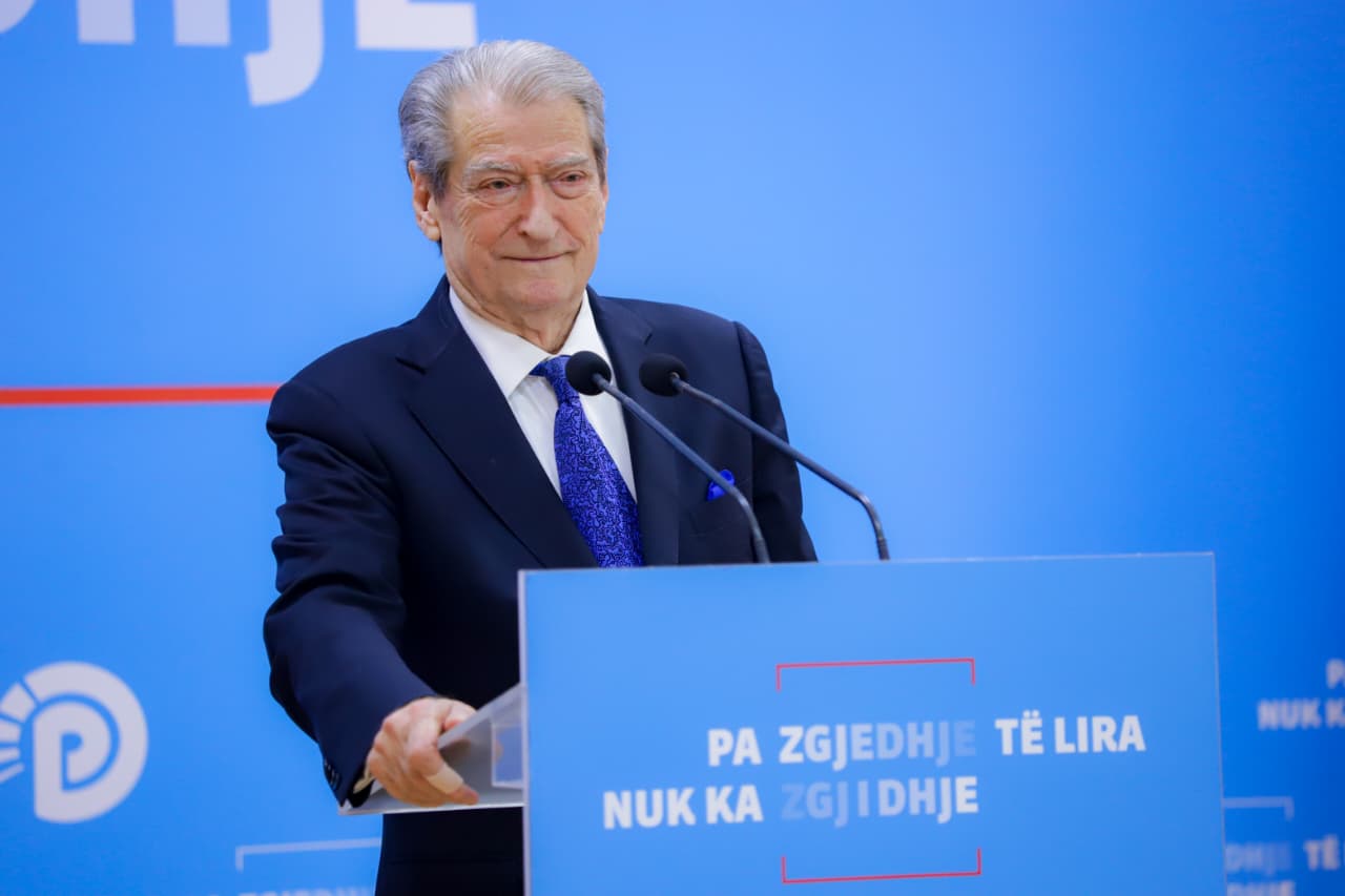“Rama, nëna e aferave! AKSHI tejkalon çdo krim”, Berisha tregon skenarin e protestave: S’jemi fokusuar vetëm te Balluku, por… 4 SALI BERISHA 4 2