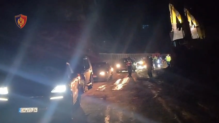 VIDEO/ Rihapet për qarkullim aksi Librazhd-Qafë Thanë