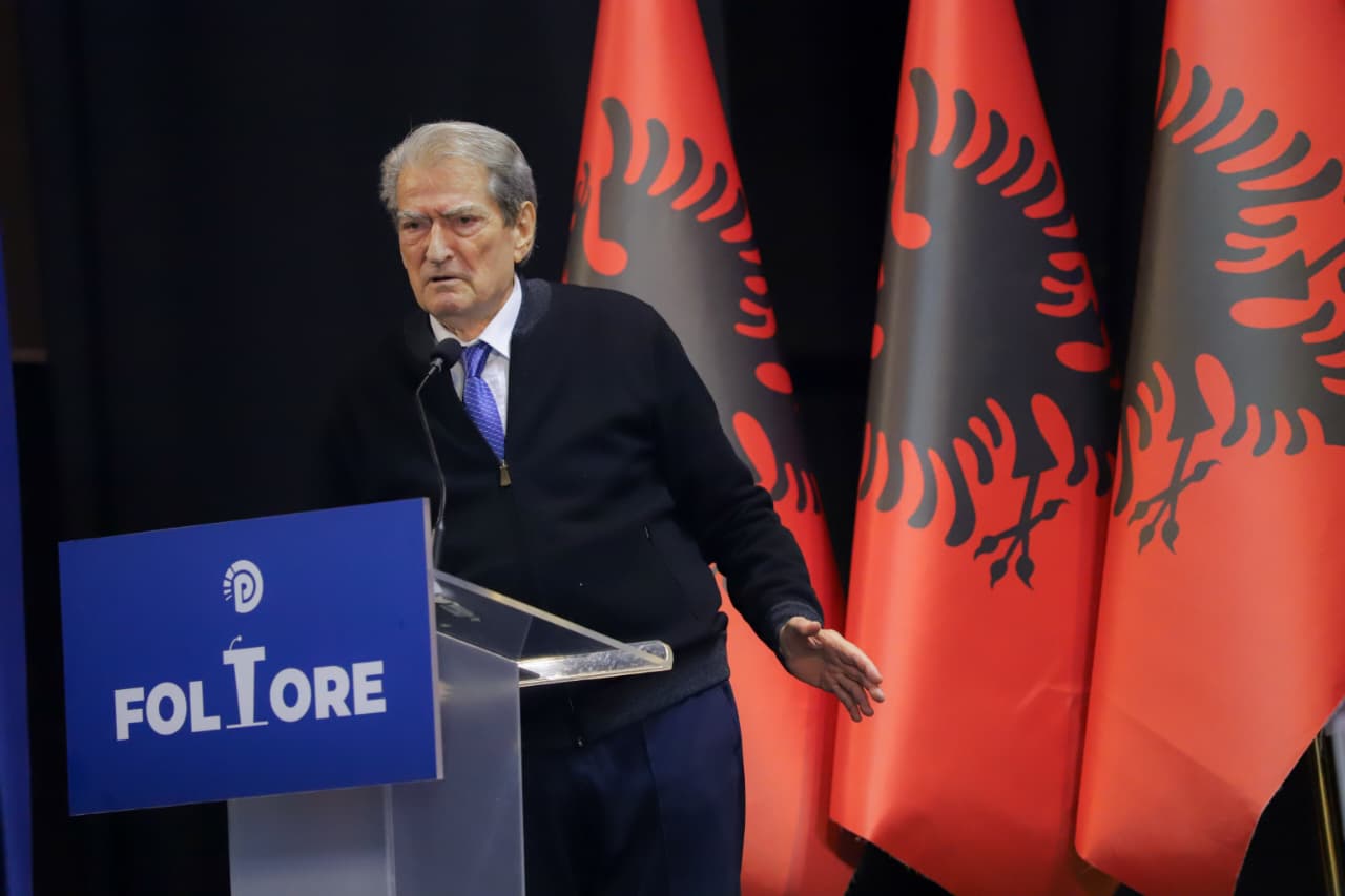 “Procesi i integrimit rrezikon të zhbëhet, në Bruksel po bëhen diskutime shumë të rënda për ne”, Berisha: Diskutohej rikthimi tek marrëveshja tregtare e vitit ’92 2 WhatsApp Image 2026 02 07 at 18.19.00 1
