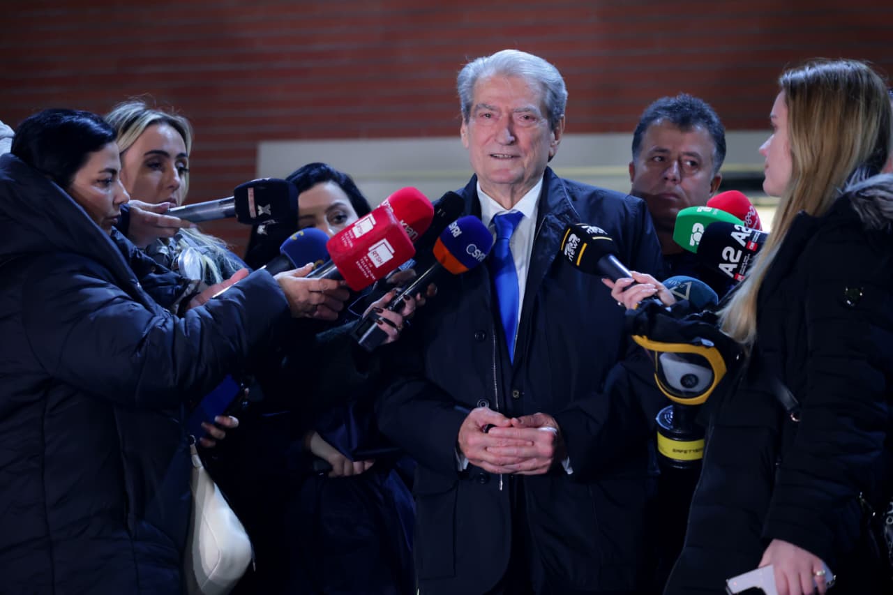 “Mos e merrni për dobësi vetëpërmbajtjen e qytetarëve”/ Berisha: Protesta e rradhës më 20 shkurt
