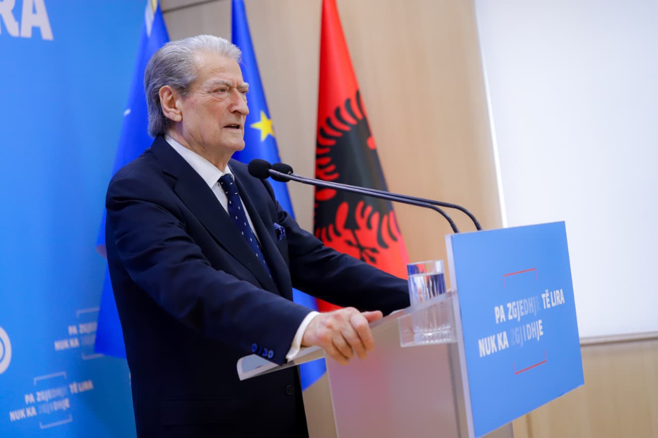 “Dje s’ishte vetëm Bulevardi në protestë. Brukseli nxori kartonin e zi!”, Berisha mesazh qeverisë Rama: Jepni dorëheqjen! 12 WhatsApp Image 2026 02 11 at 12.52.08