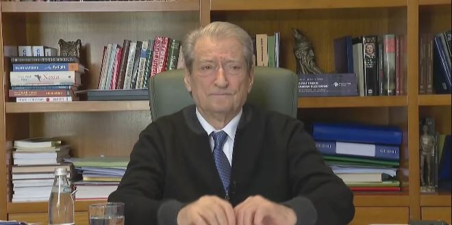 GJK la në fuqi pezullimin e Ballukut, Berisha: Rama në panik, u zotua të mos e përfillë vendimin! ‘Lubia’ ja ka bërë të qartë se… 7 berisha 2 1