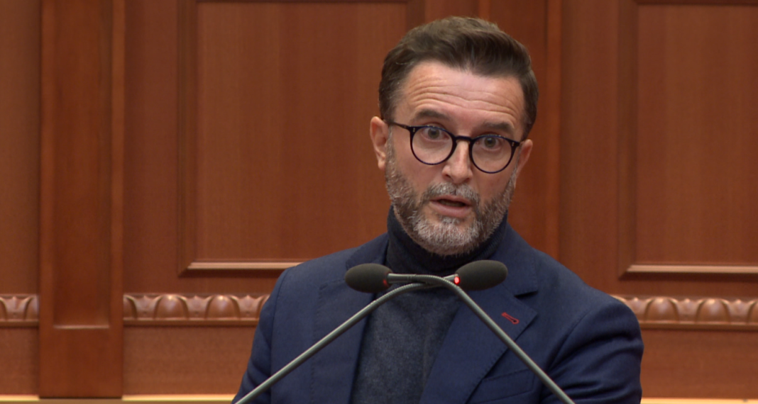 ”Tirana s’mund të jepet si qokë”/ Braçe kritika të forta: Kryeqyteti ka nevojë për ndryshim radikal në mënyrën e..