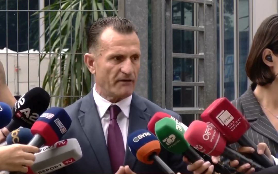 LAJM I FUNDIT/ Kujtim Cakrani dhunohet në Vlorë, avokati dërgohet për mjekim në spital 3 cakraniiii