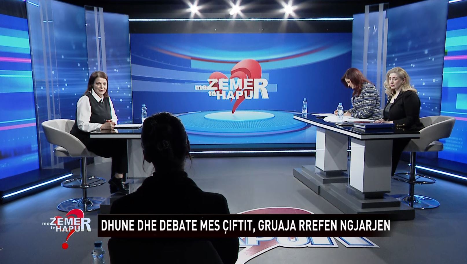 Horror/ Babai tenton të hedhë djalin nga ballkoni! Nëna: Më rrihte brutalisht, solli të dashurën në shtëpi! 13 gruaaa