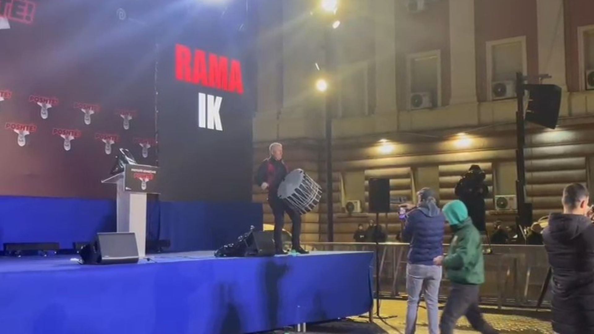 Opozita e nis ndryshe protestën këtë herë, bie tupani në kuadër të Ramazanit në podiumin e PD-së 12 ok 45