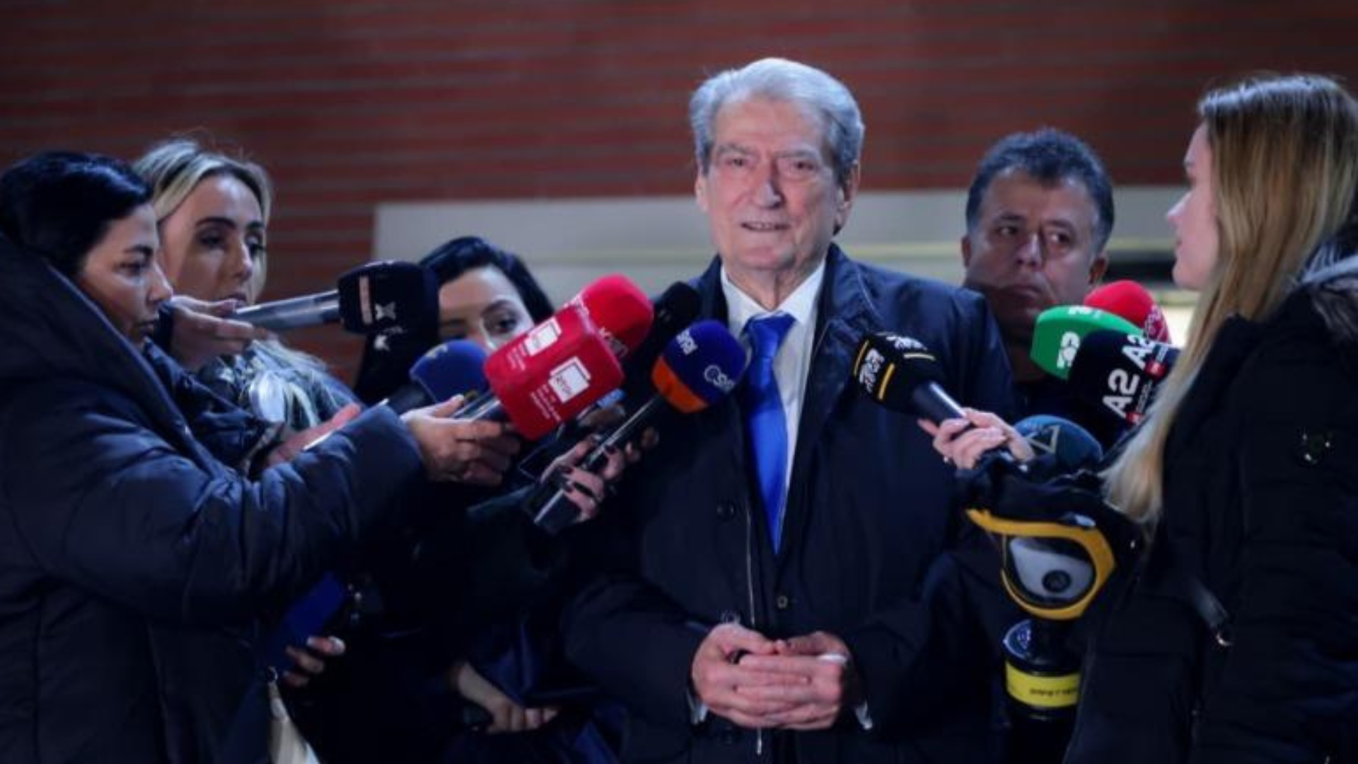 Mbyllet protesta e PD, Berisha: Qytetarët zotëruan qytetin, banditë me uniformë u vërsulën si bisha