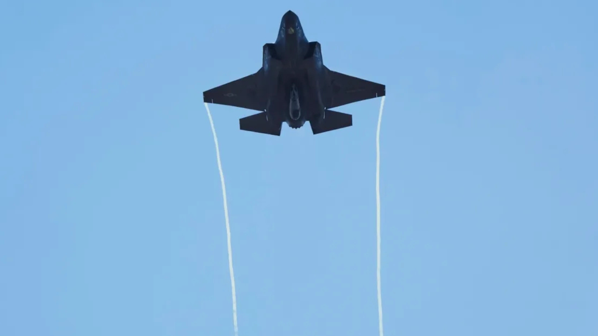 Avionë luftarakë rusë u panë pranë Alaskës: Amerikanët ngrejën avionët luftarakë
