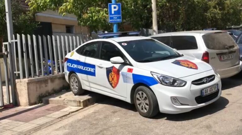 Parandalohet ngjarja kriminale! Eksploziv poshtë makinës në Konispol