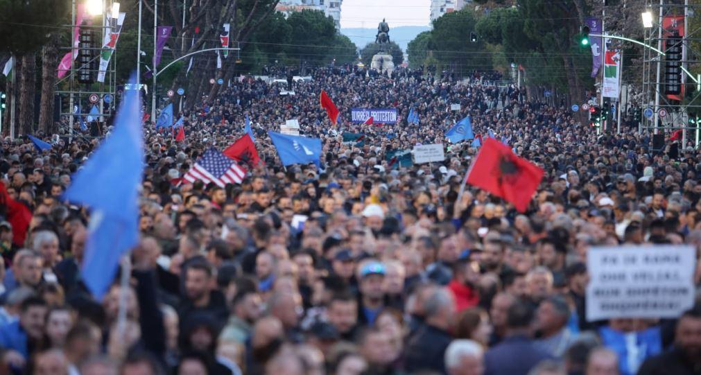 “Nisim në orën 17:00″/ PD nesër protestë kombëtare, policia reagon pas njoftimit të demokratëve: Specifikoni orën e mbarimit! STOP maskave nga pjesëmarrësit 9 protesta e pd 1