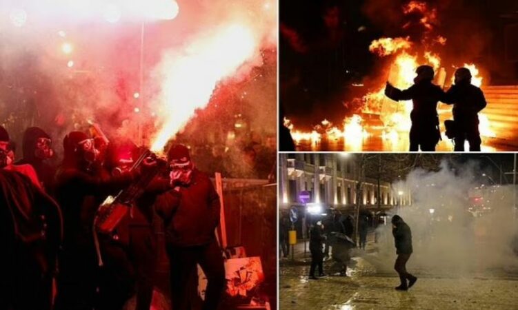 Media britanike jehonë protestës së opozitës: Gaz lotsjellës dhe topa uji kundër protestuesve